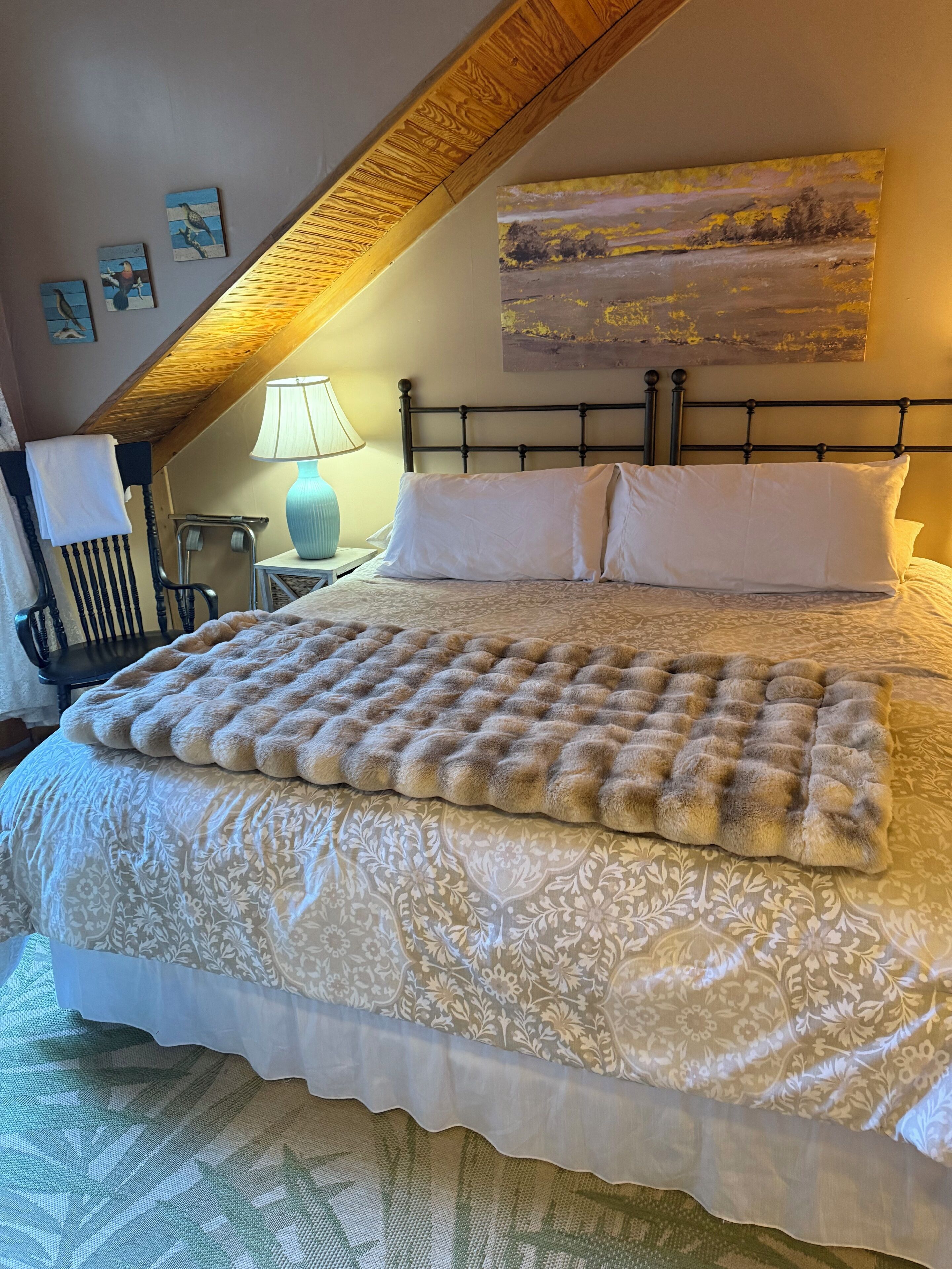 Habitación básica | Decoración individual, mobiliario individual, wifi gratis y ropa de cama