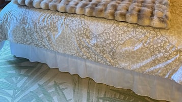 Habitación básica | Decoración personalizada, muebles diferentes y wifi gratis