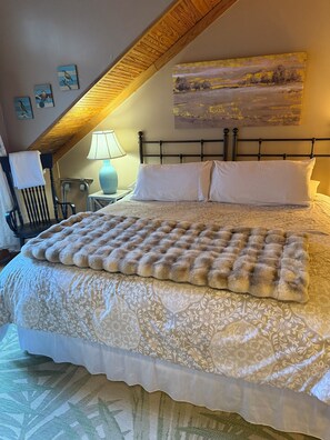 Room 7 | Individually decorated, individually furnished, free WiFi, bed sheets