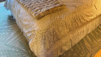 Room 7 | Individually decorated, individually furnished, free WiFi, bed sheets