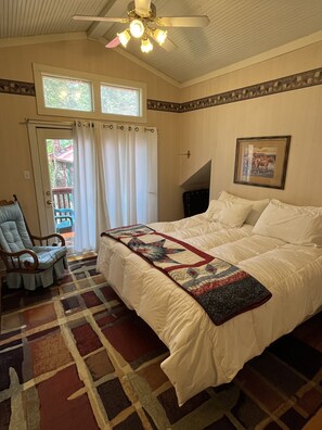 Classic-herbergi | Sérhannaðar innréttingar, sérvalin húsgögn, ókeypis þráðlaus nettenging