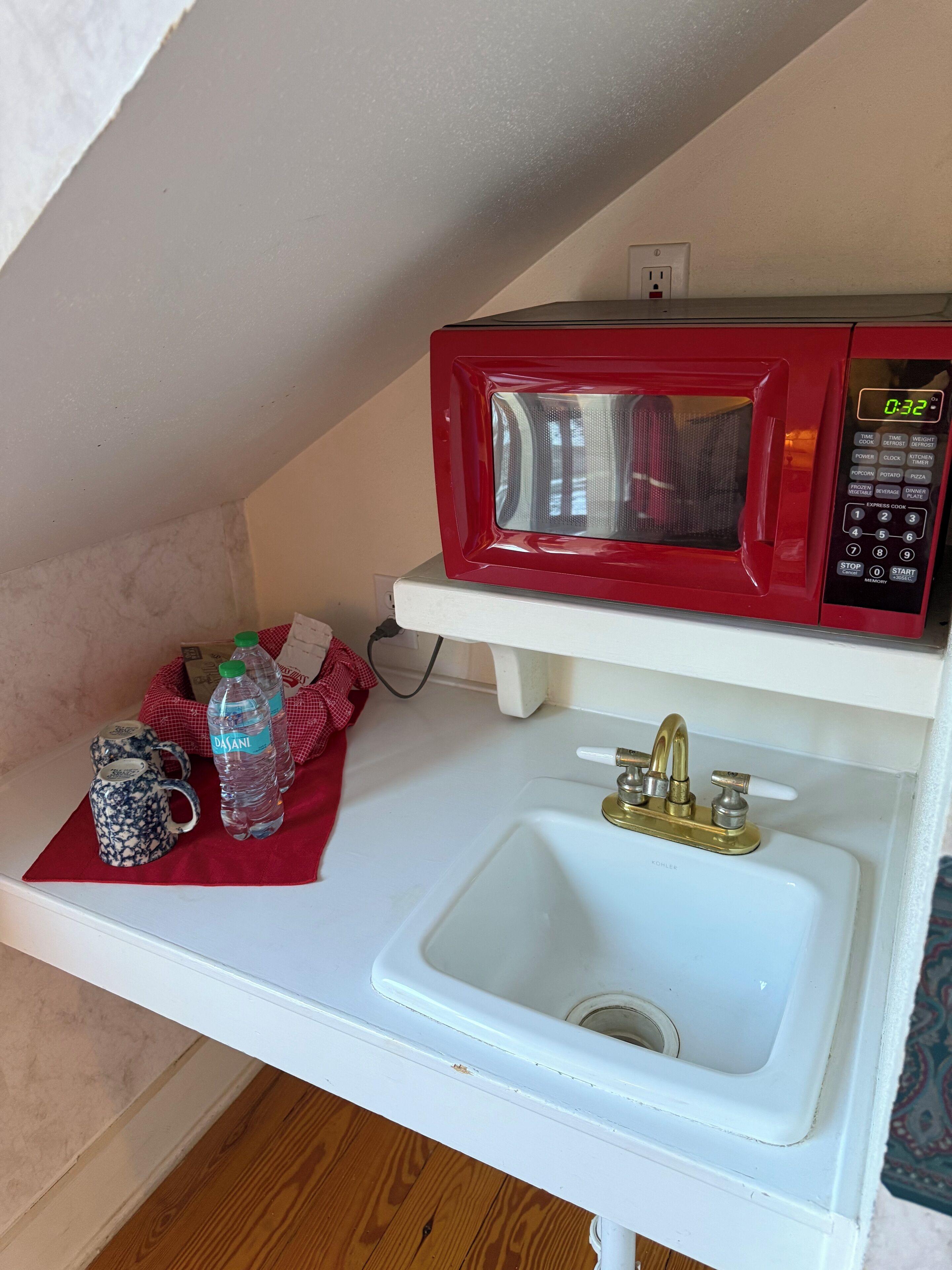 Room 8 | Individually decorated, individually furnished, free WiFi, bed sheets