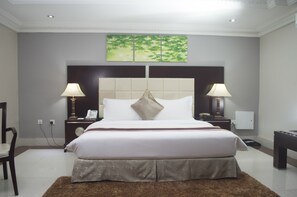 行政客房 |  迷你吧、客房内保险箱、特色装修、特色家居