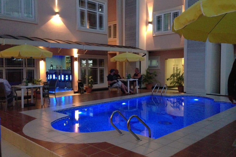 GrandBee Suites