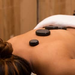Sauna, vasca idromassaggio, bagno turco, trattamenti per il corpo