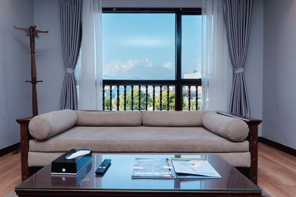 Ropa de cama de alta calidad, caja fuerte, escritorio