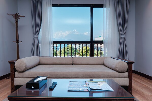 Hochwertige Bettwaren, Zimmersafe, Schreibtisch