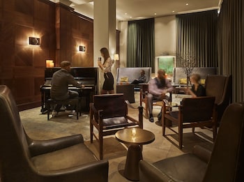 2 bars/lounges, lobby lounge, rooftop bar at Refinery Hotel