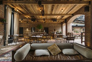 2 bars/lounges, lobby lounge, rooftop bar