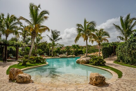 Royal Isabela - Image 13