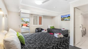 Accessible Twin Room  | Desk, iron/ironing board, free WiFi, bed sheets