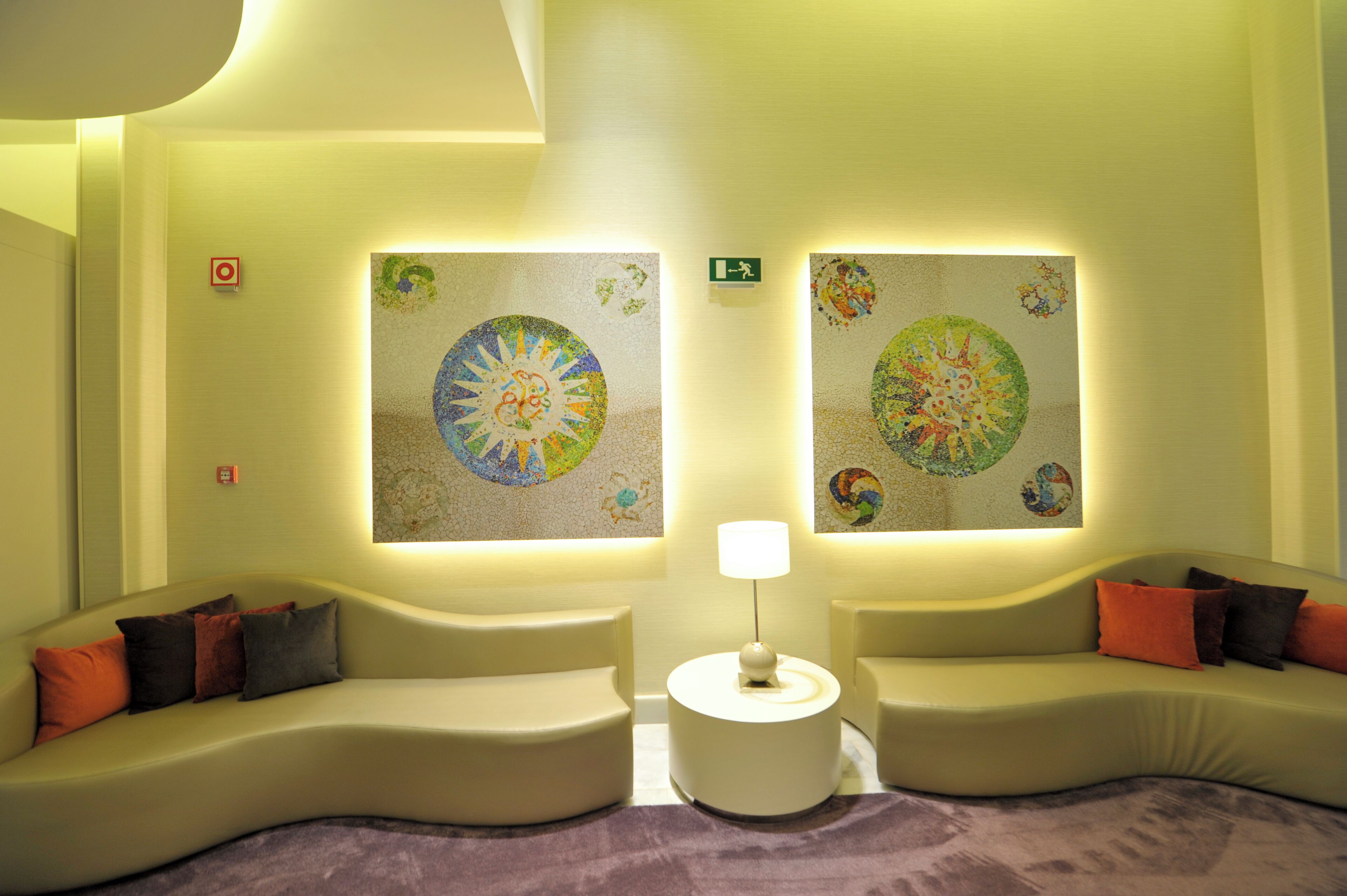 3 bars/lounges, poolside bar