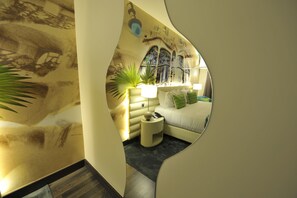 Premium bedding, minibar, in-room safe, desk - Hotel Indigo Barcelona - Plaza Catalunya by IHG (Barcelona)