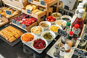 Daily buffet breakfast for a fee - Hotel Indigo Barcelona - Plaza Catalunya by IHG (Barcelona)