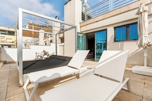 Sengetøy av topp kvalitet, minibar, safe på rommet og skrivebord