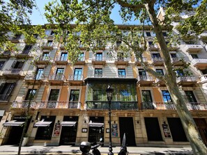 Front of property - Hotel Indigo Barcelona - Plaza Catalunya by IHG (Barcelona)
