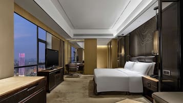 1 King Bed Deluxe Corner