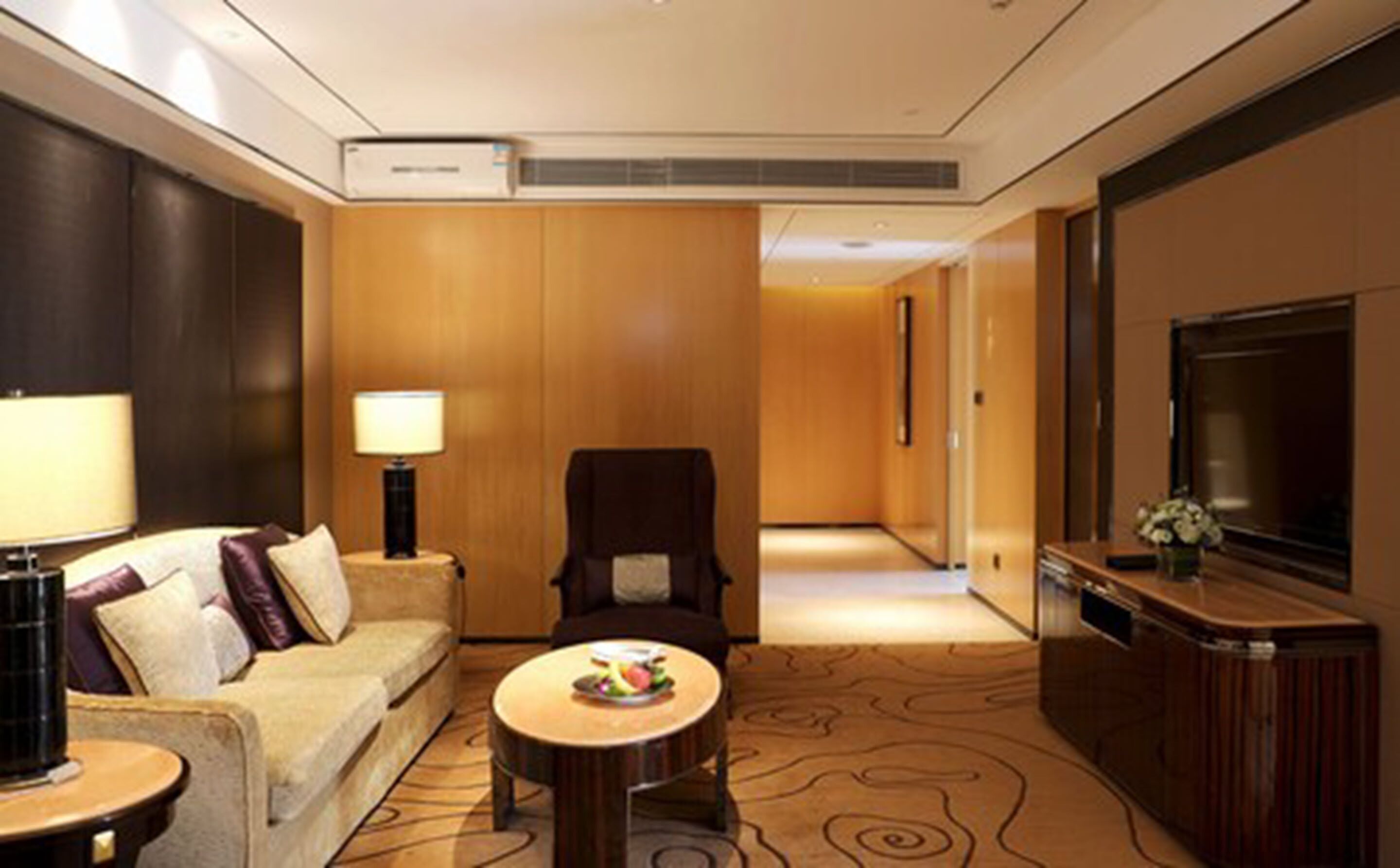 king executive suite | living area | led tv, mp3 dock