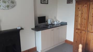 Double Room, Private Bathroom (Mistor - Sleep 3 people) | 1 bedroom