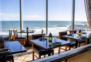 18 restaurants; dinner and brunch served at Ocean Casino Resort