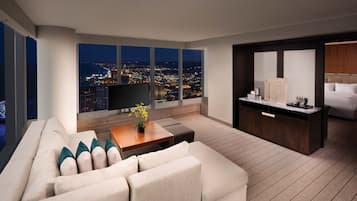 Suite, 1 cama King size | Caja de seguridad en la habitación y escritorio