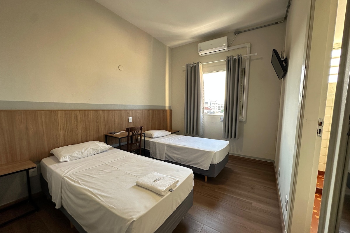 Economy with Air Conditioning | WiFi (無料)、ベッドシーツ