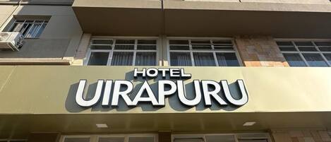 Mặt tiền nơi lưu trú