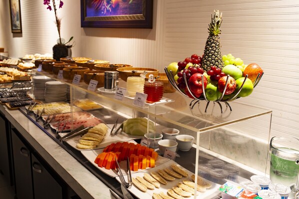 Tägliches inbegriffenes Frühstücksbuffet