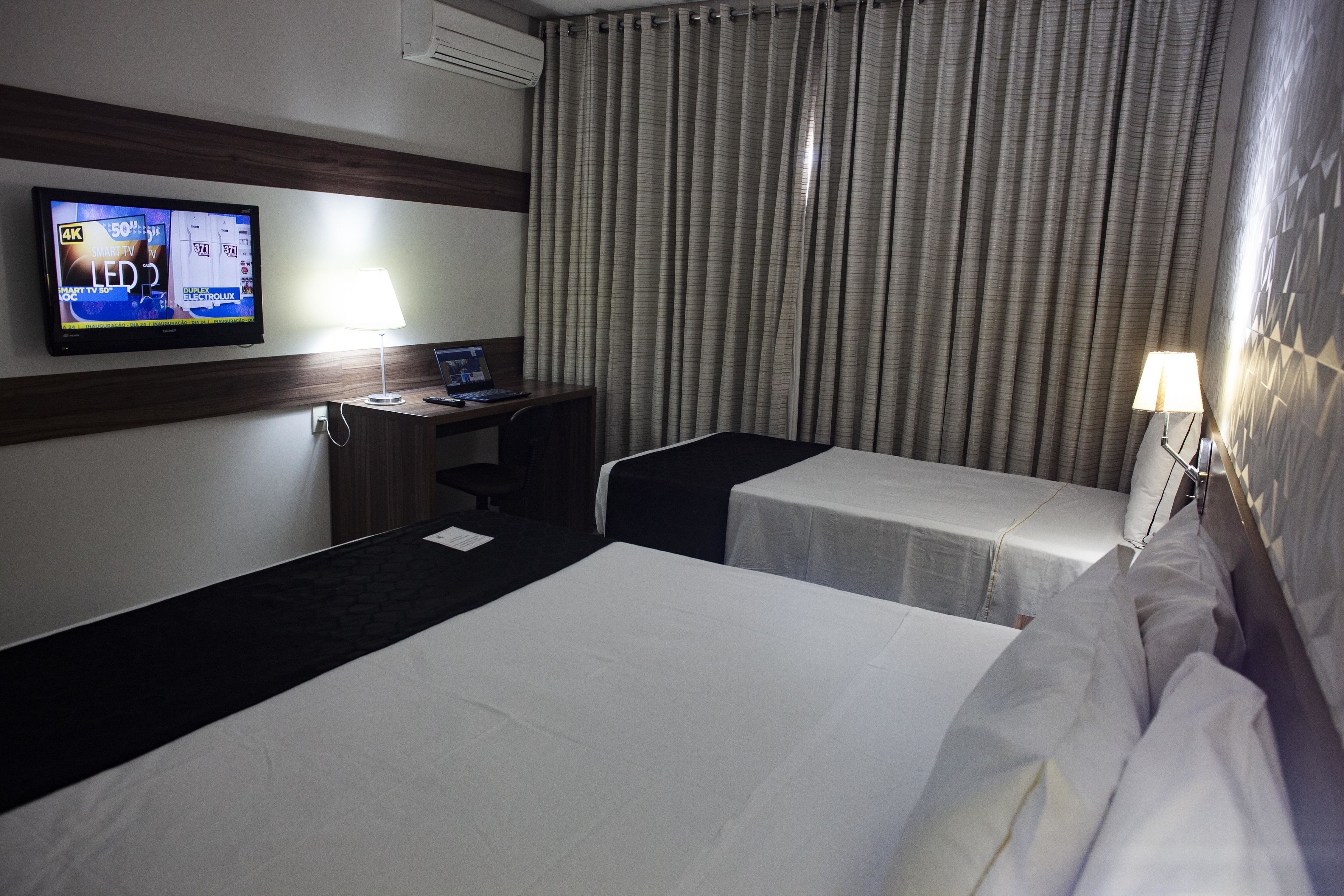 luxury triple room | minibar, in-room safe, individually decorated, individually furnished