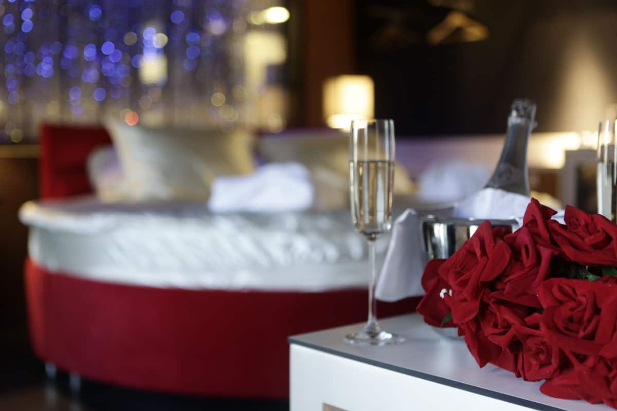 Premium Double Room | Premium bedding, minibar, in-room safe, desk