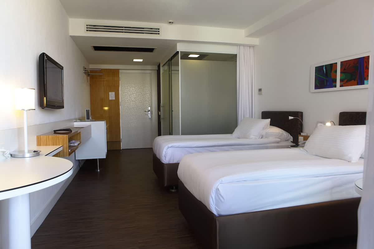 Standard Twin Room | Premium bedding, minibar, in-room safe, desk