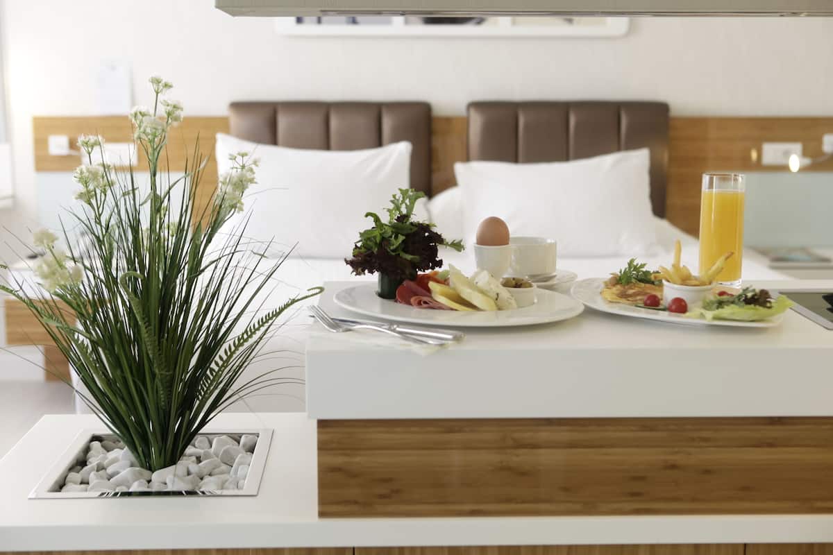 CORNER SUITE