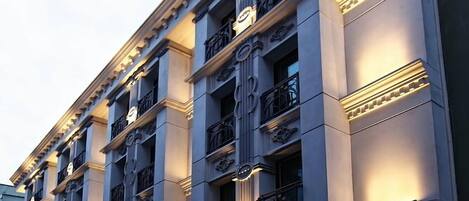 Front of property – evening/night
