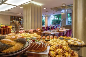 Tägliches inbegriffenes Frühstücksbuffet