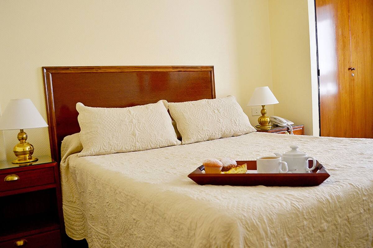 Standard Double or Twin Room | Minibar, in-room safe, desk, soundproofing