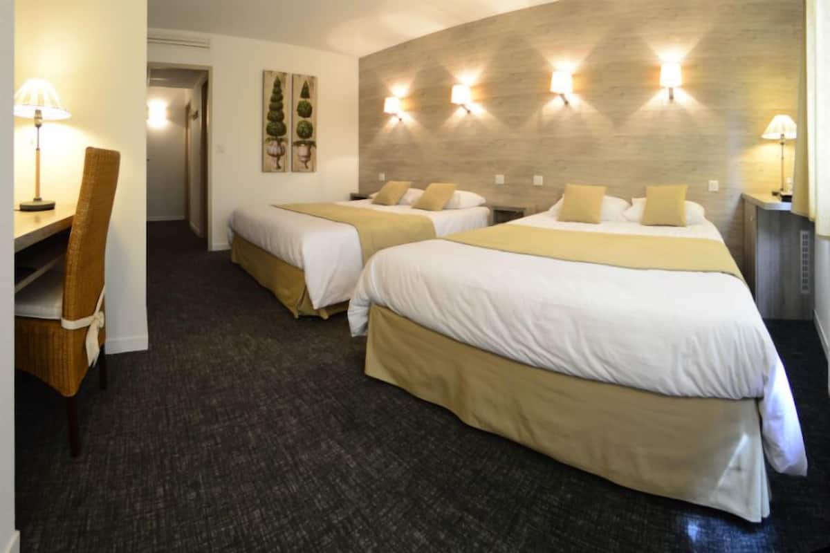 standard triple room | premium bedding, in-room safe, desk, soundproofing