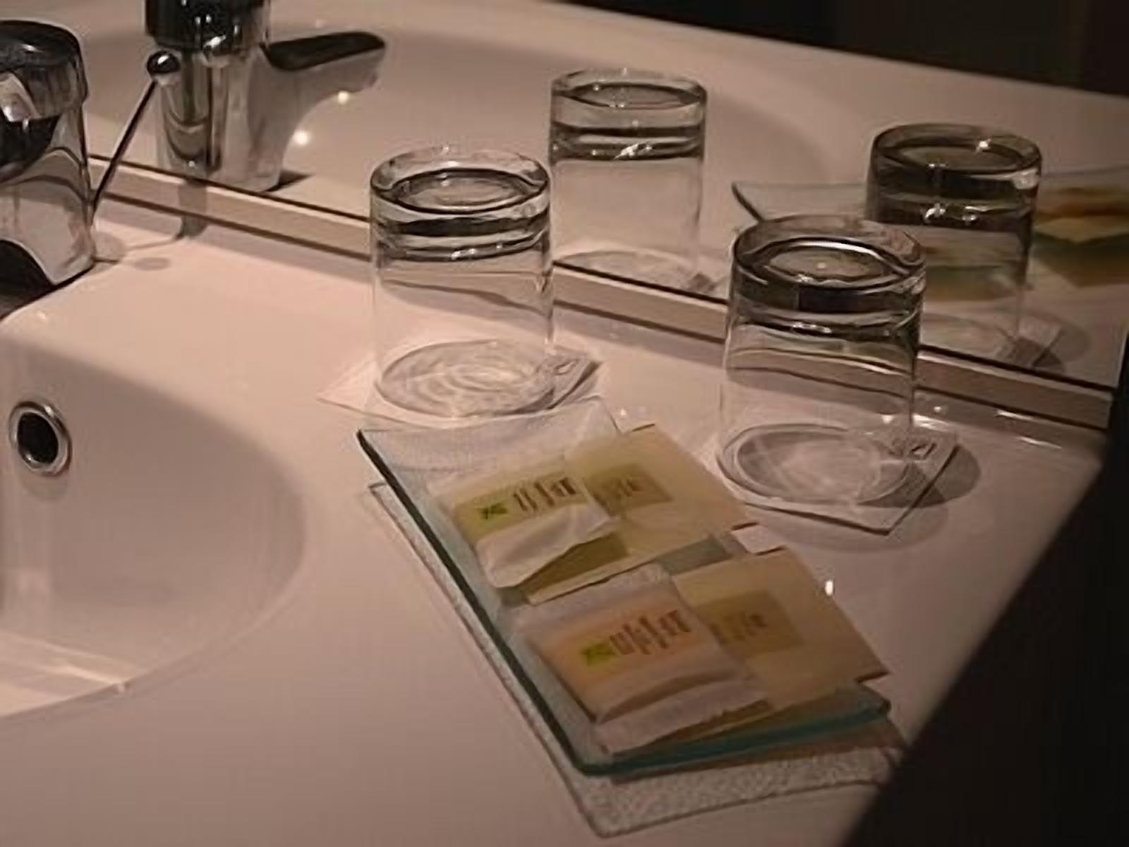 combined shower/bathtub, free toiletries, hair dryer, towels