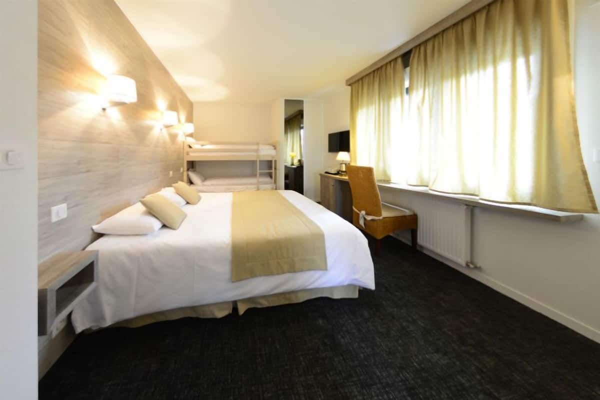 Premium bedding, in-room safe, desk, soundproofing