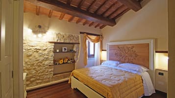 Double Room | Free WiFi, bed sheets
