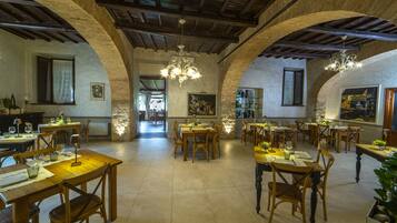 Breakfast, lunch, dinner served; local cuisine