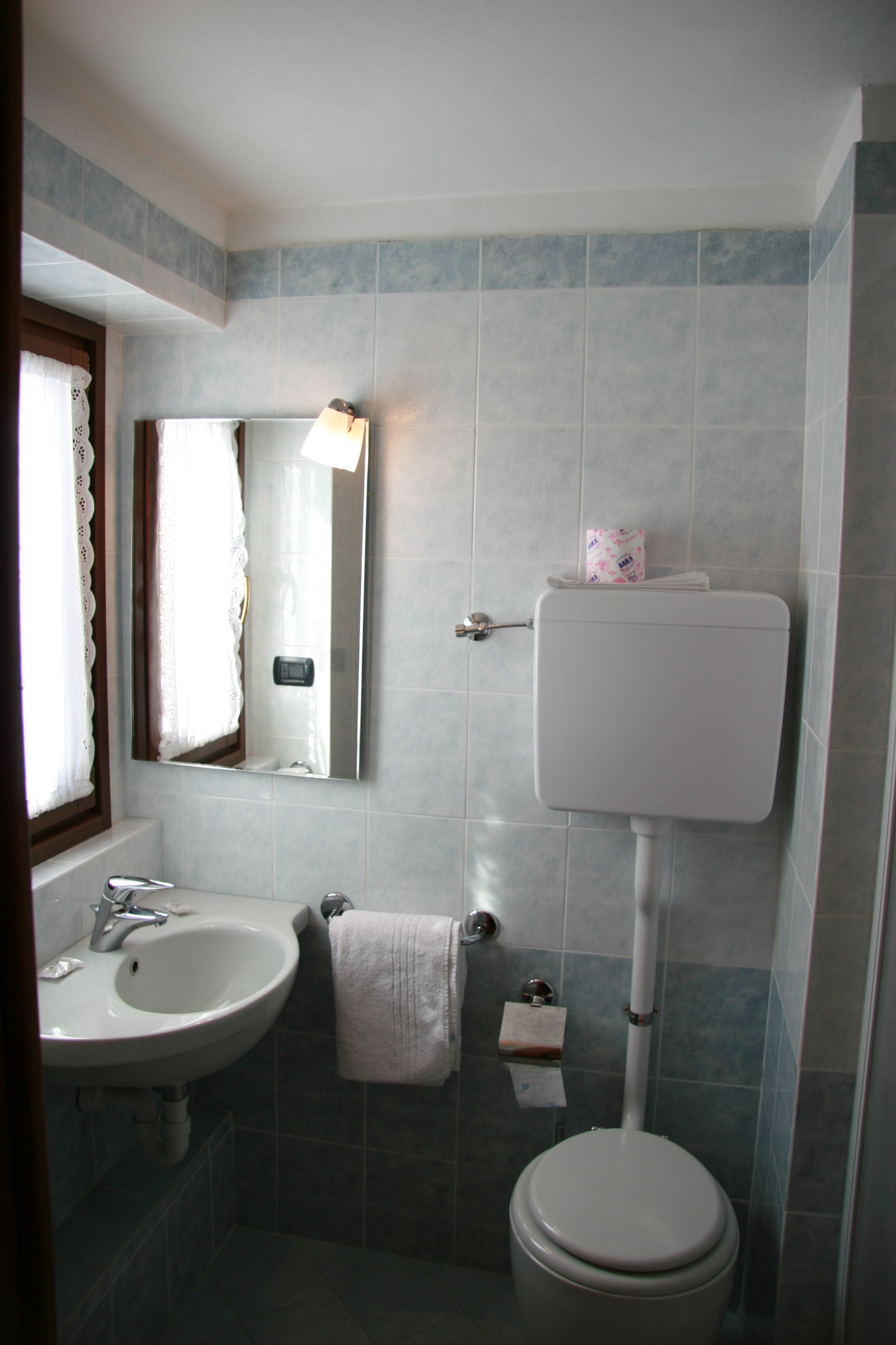 shower, rainfall showerhead, hair dryer, bidet