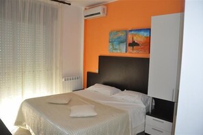 Minibar, wifi gratuïta i roba de llit 