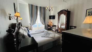 Camera Classic con letto matrimoniale o 2 letti singoli, vista mare | Con stile personalizzato, con arredamento individuale, tende oscuranti