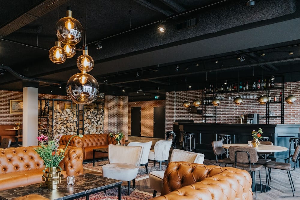 Hotel, Sportsbar & Brasserie Dorhout Mees
