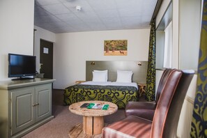 Double Room | Desk, blackout drapes, soundproofing, free WiFi - Hotel, Sportsbar & Brasserie Dorhout Mees (Biddinghuizen)