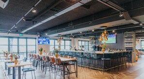 Sports bar - Hotel, Sportsbar & Brasserie Dorhout Mees (Biddinghuizen)