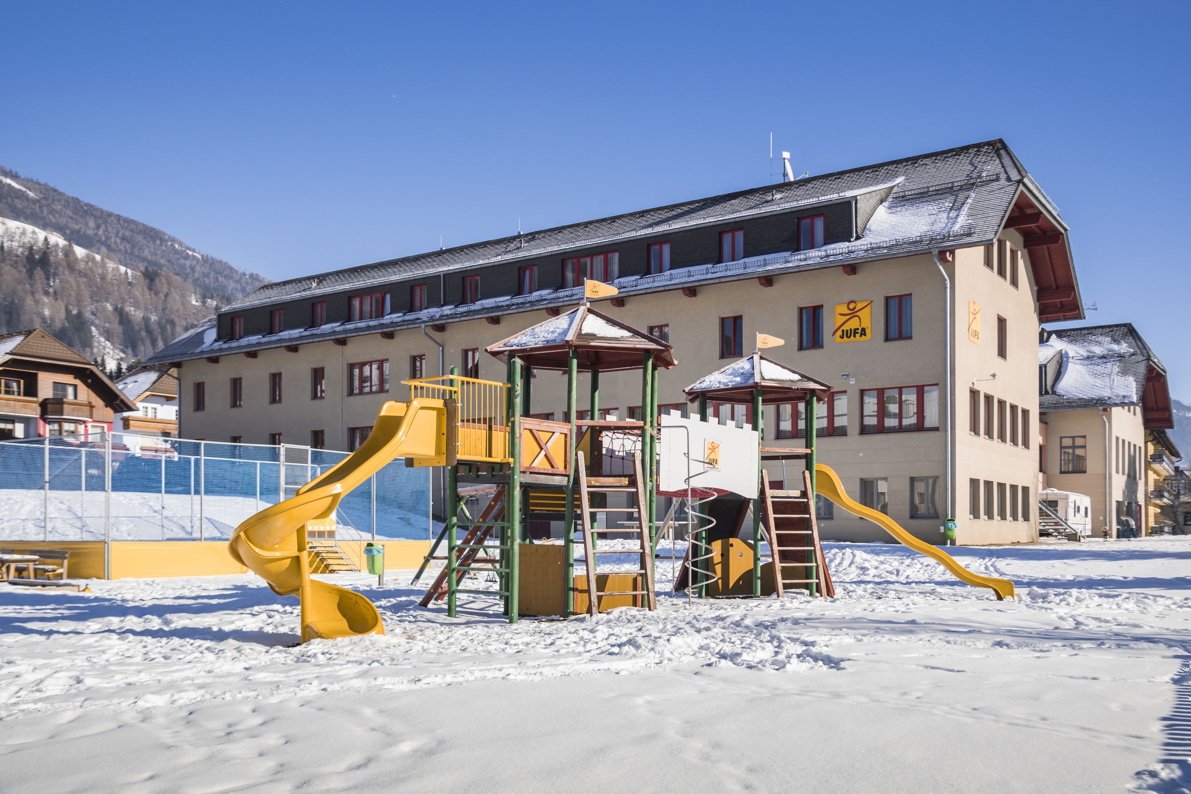 children’s play area – outdoor