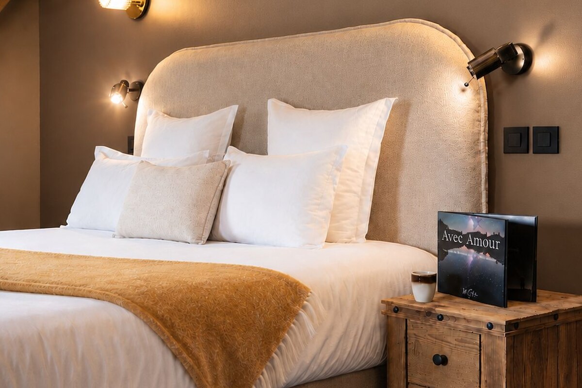 Junior Suite | Minibar, in-room safe, desk, soundproofing