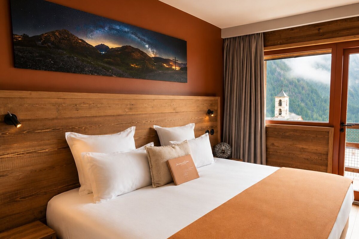 Superior Room | Minibar, in-room safe, desk, soundproofing