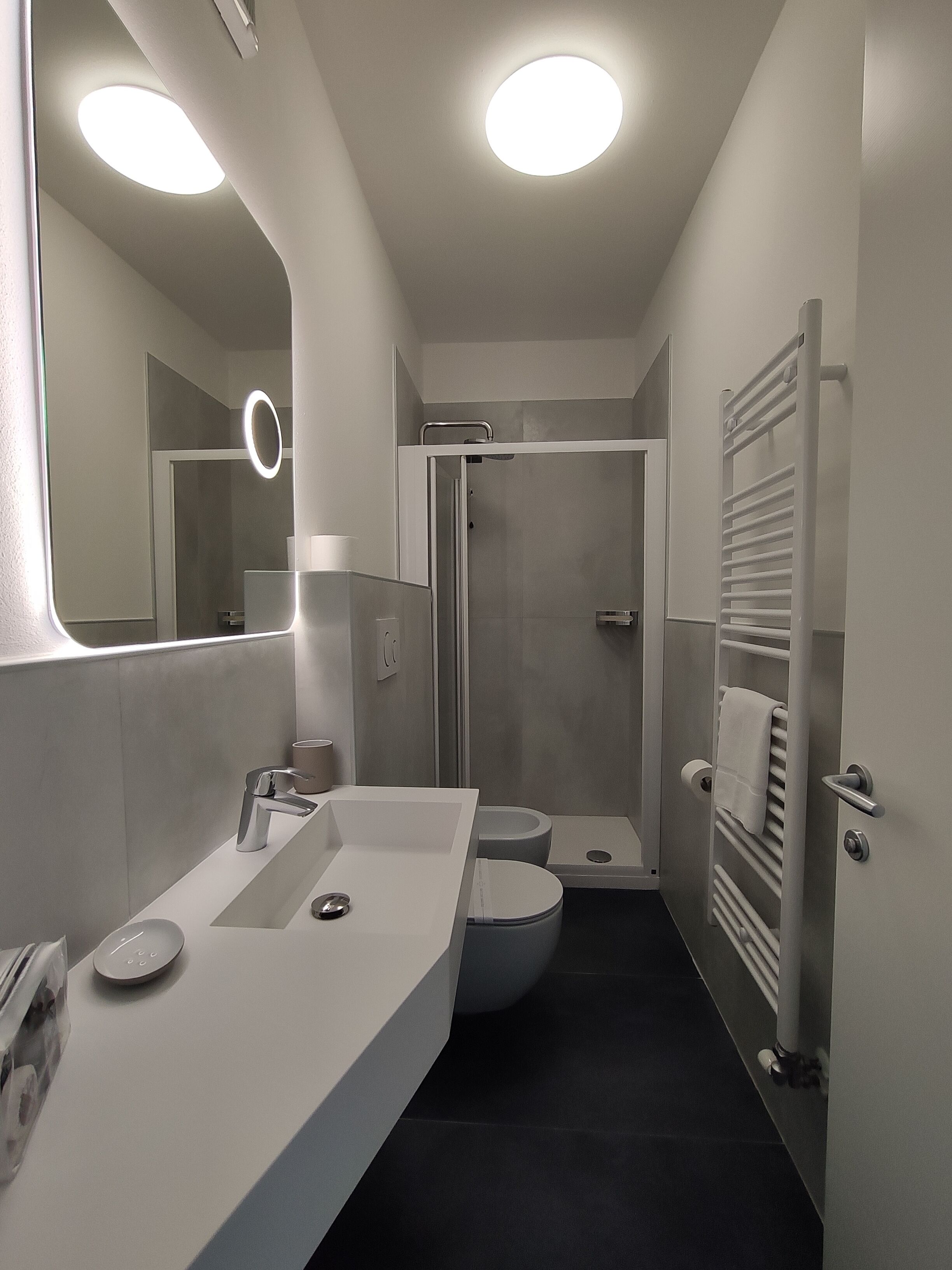 rainfall showerhead, free toiletries, hair dryer, bidet